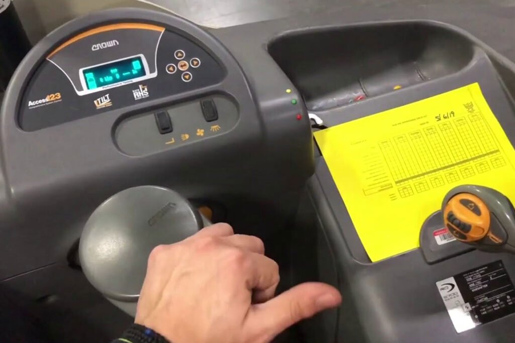 How to Operate a Reach Truck