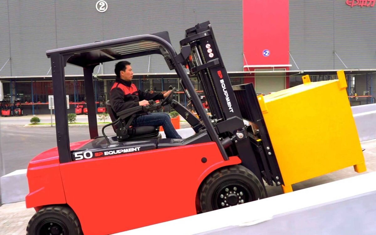 What Is a Counterbalance Forklift? (Uses, Types & How It Works)