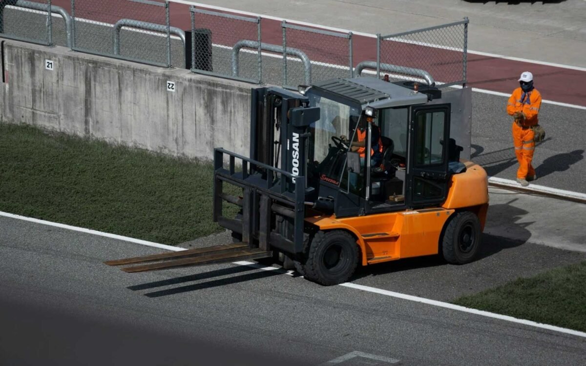 Electric Forklift: Advantages, Price & Best Models (2026 Complete Guide)