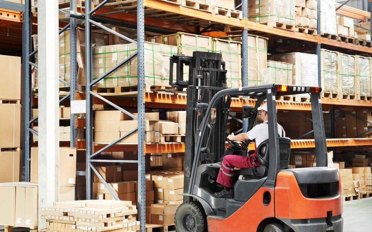 How to Operate a Forklift (Step-by-Step Guide for Beginners + Safety Tips)
