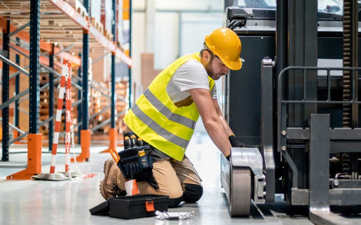 How to Move a Forklift That Won’t Start: Safe and Effective Methods for Dead Electric Forklifts
