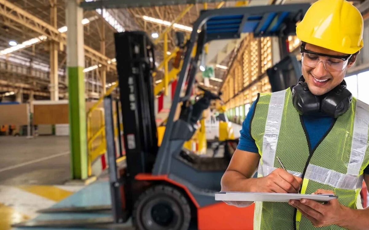 How Warehouse Temperature Affects Forklift Battery Performance