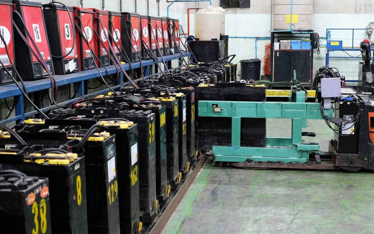 Why Fast Charging Can Shorten Forklift Battery Life